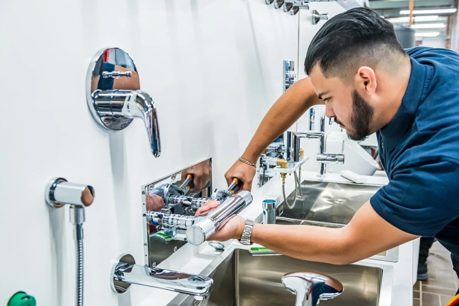 GROHE s'engage à soutenir la nouvelle génération de plombiers