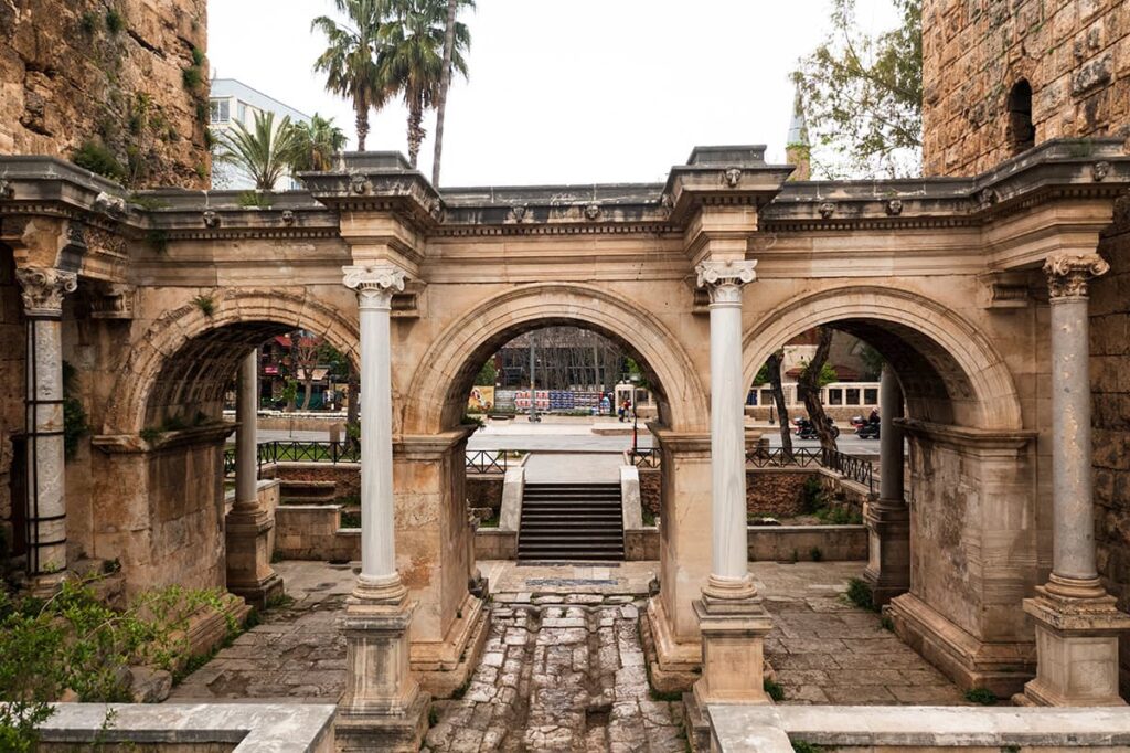 Antalya Hadrian Gate | Trendymagazine | Trendymagazine