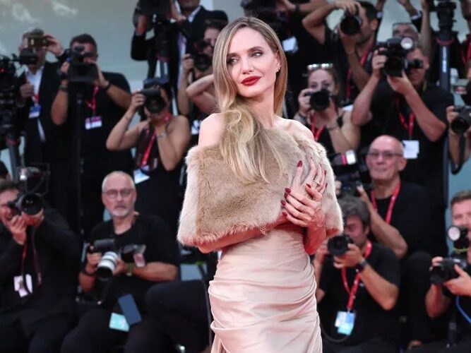 Angelina Jolie Les plus beaux looks de stars à la Mostra de Venise 2024