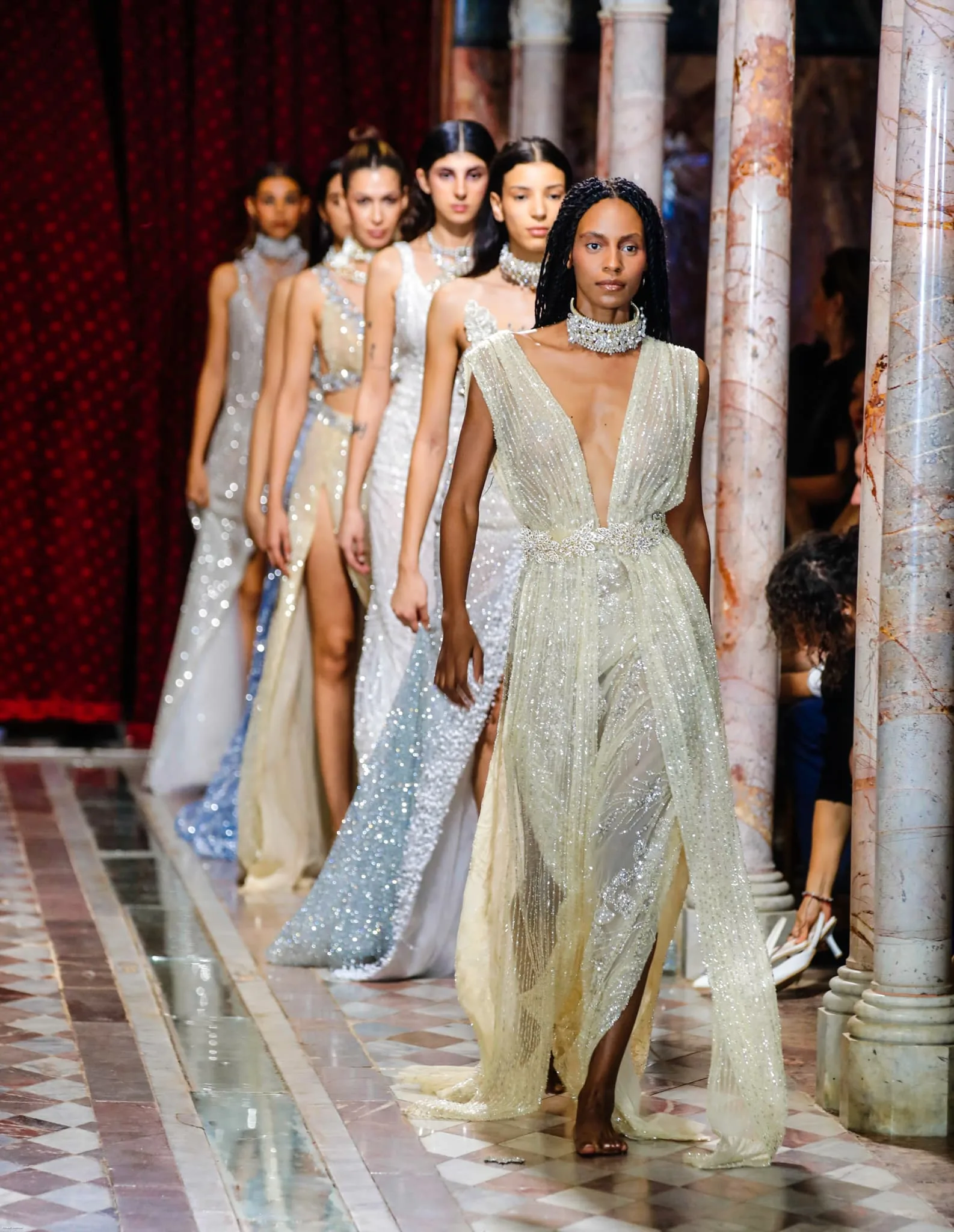 Vivienne Westwood Enflamme le Palais Ennejma Ezzahra lors de la Tunis Fashion Week