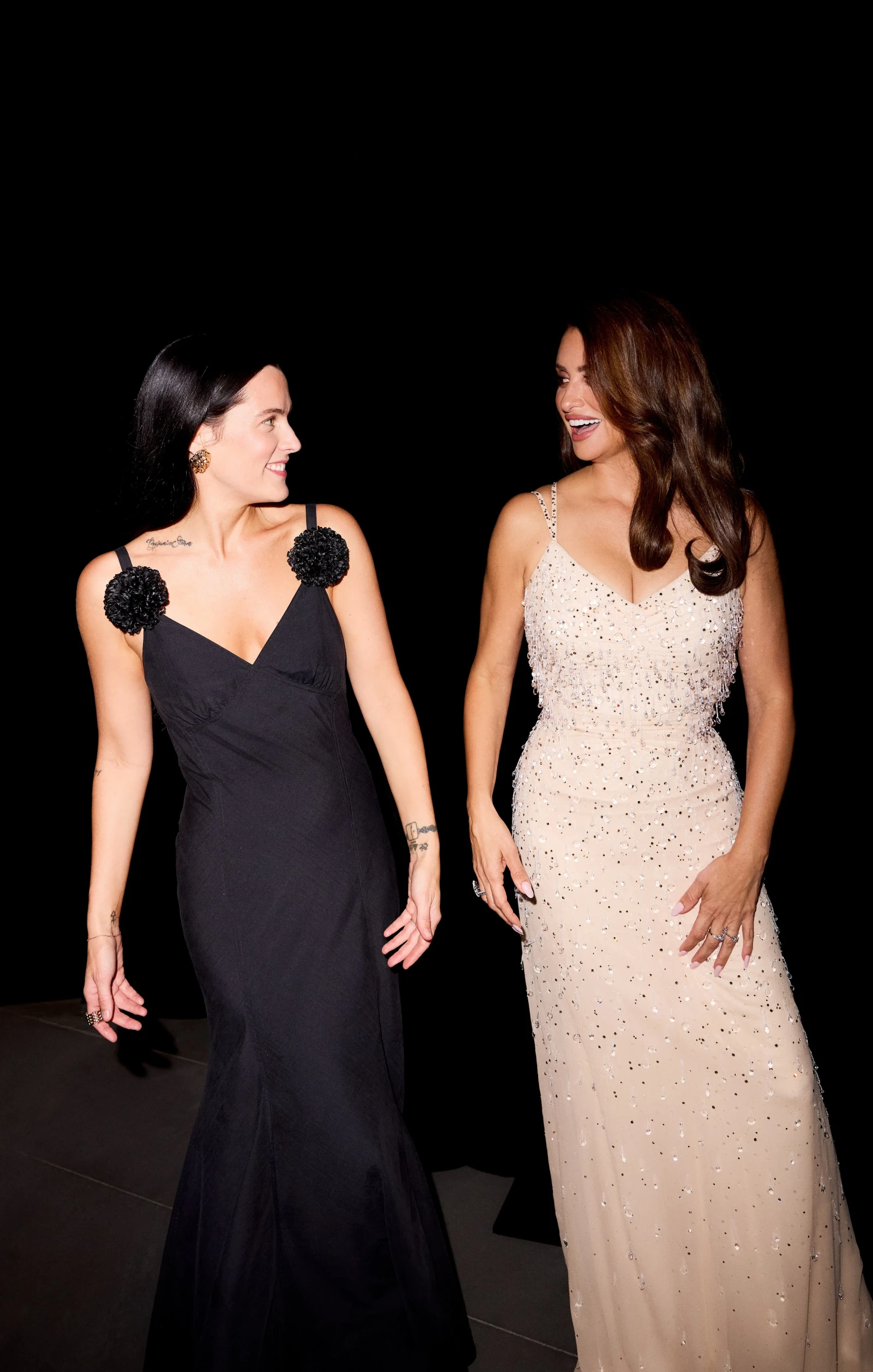 chanel_riley-keough_penelope-cruz_chanel_5th-annual-academy-gala_october-18th-HD