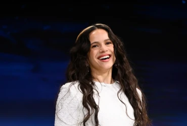 chanel_rosalia-wore-chanel-at-the-the-tonight-show-starring-jimmy-fallon-161125_2-HD