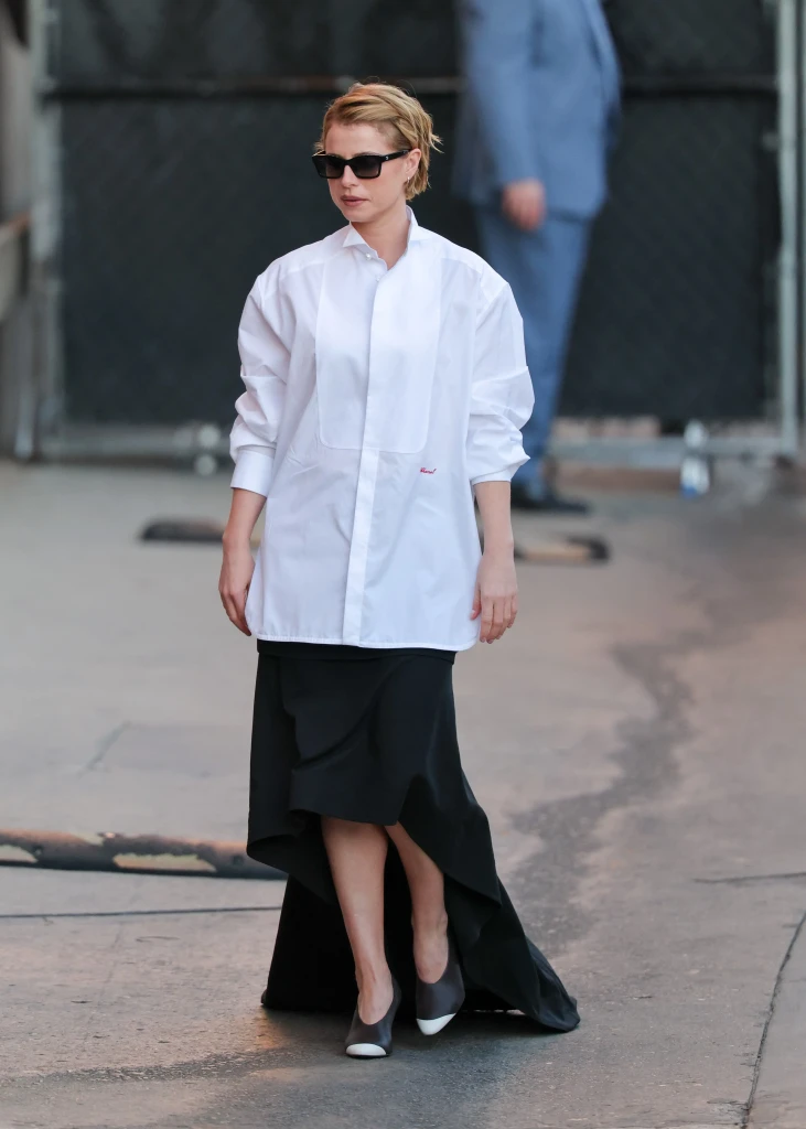 chanel jessie buckley wore chanel n new york