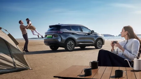 海边沙滩—车尾135°(外放电)_带模特