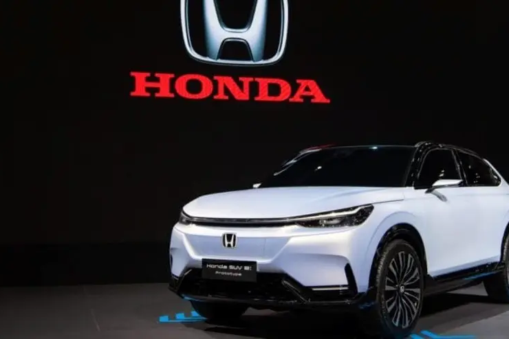 Honda entre dans l’histoire avec 5 étoiles FIA
